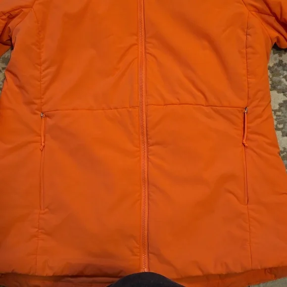 North Face lightweight puffer jacket - Picture 6 of 10